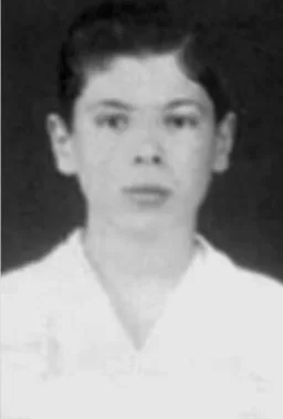 Silvio na adolescência (Foto: reprodução/Sistema Brasileiro de Televisão (SBT)/CNN) Lorena Bueri