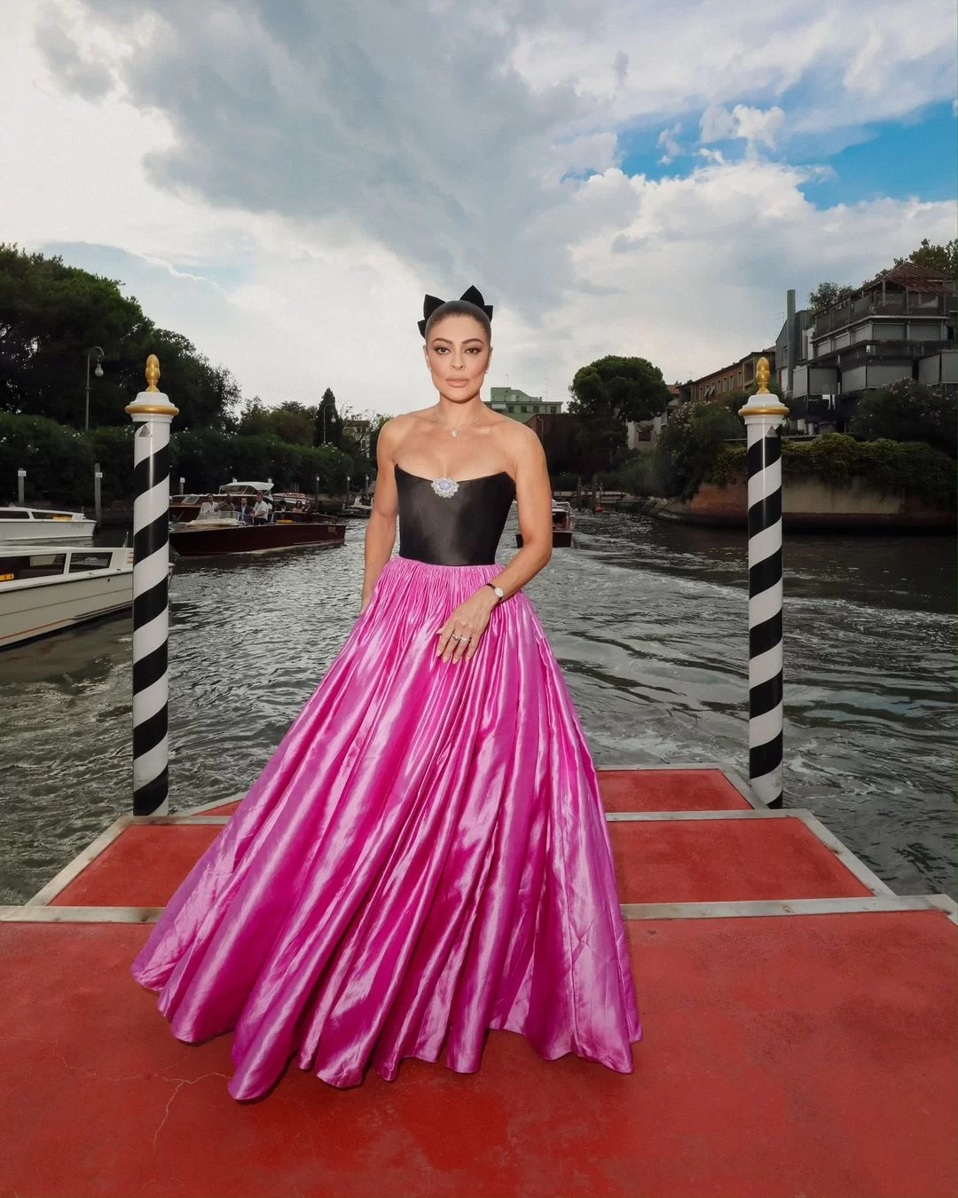 Look completo da brasileira (Foto: reprodução/Higor Blanco/Instagram/@julianapaes) Lorena Bueri