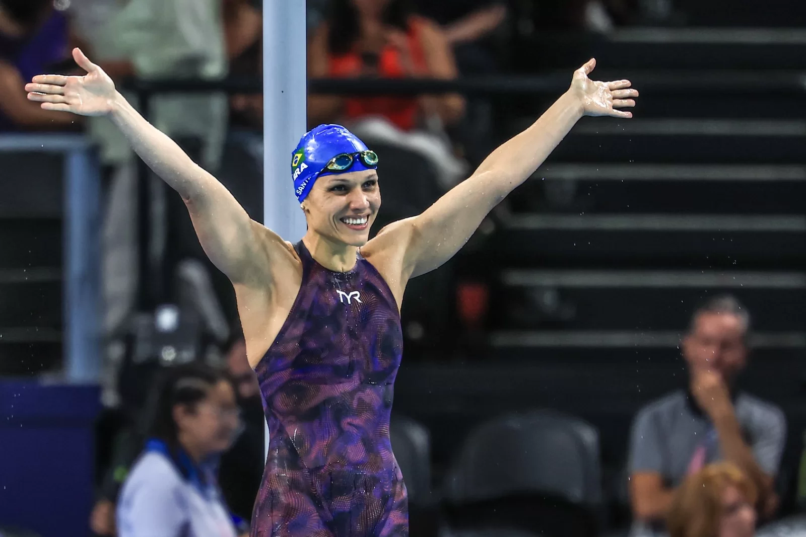 Carol Santiago ganha o terceiro ouro em Paris