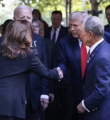 Kamala Harris e Donald Trump se cumprimentam