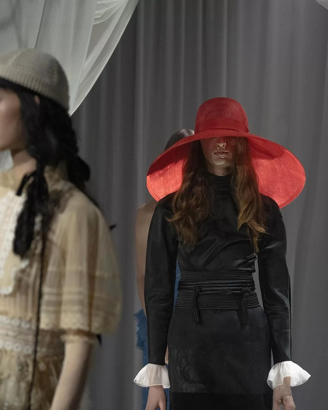 Novo desfile da Maison Valentino (Foto: reprodução/Instagram/@maisonvalentino) Lorena Bueri