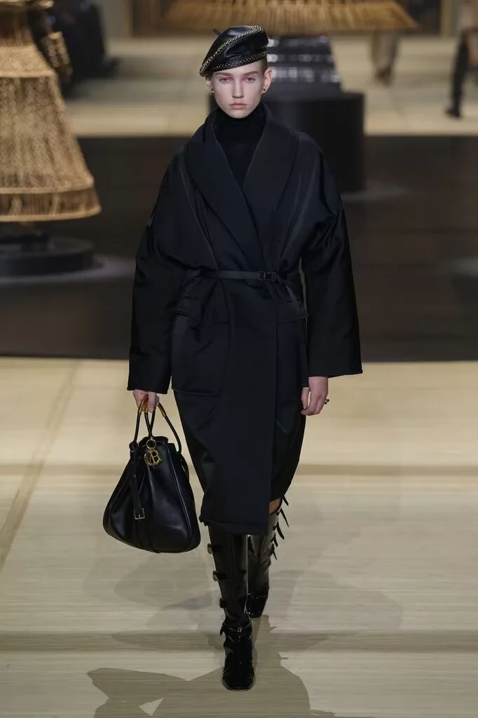 Koleksi Dior untuk musim gugur/dingin 2024 (Foto: reproduksi/Fashion Network) Lorena Bueri