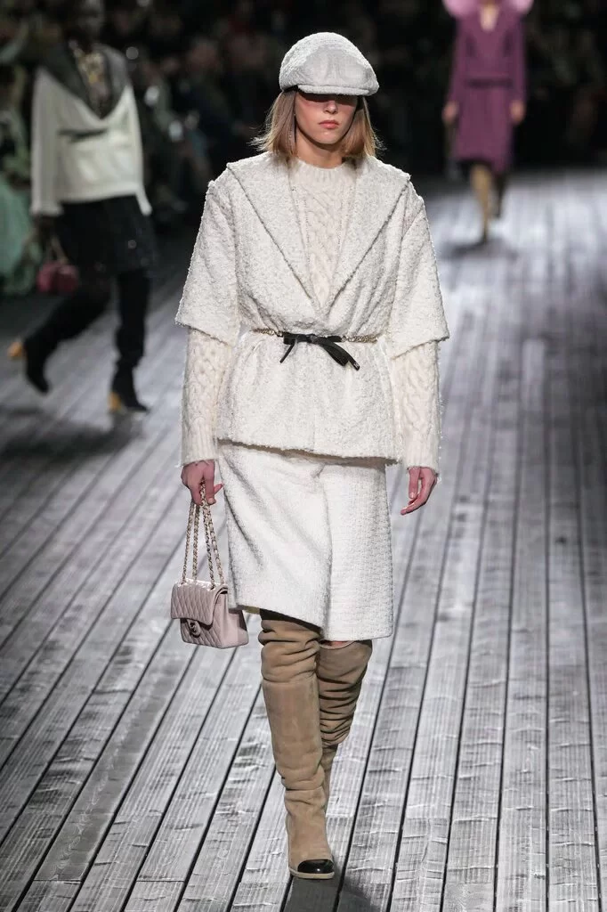 Koleksi Chanel untuk musim gugur/dingin 2024 (Foto: reproduksi/Fashion Network) Lorena Bueri