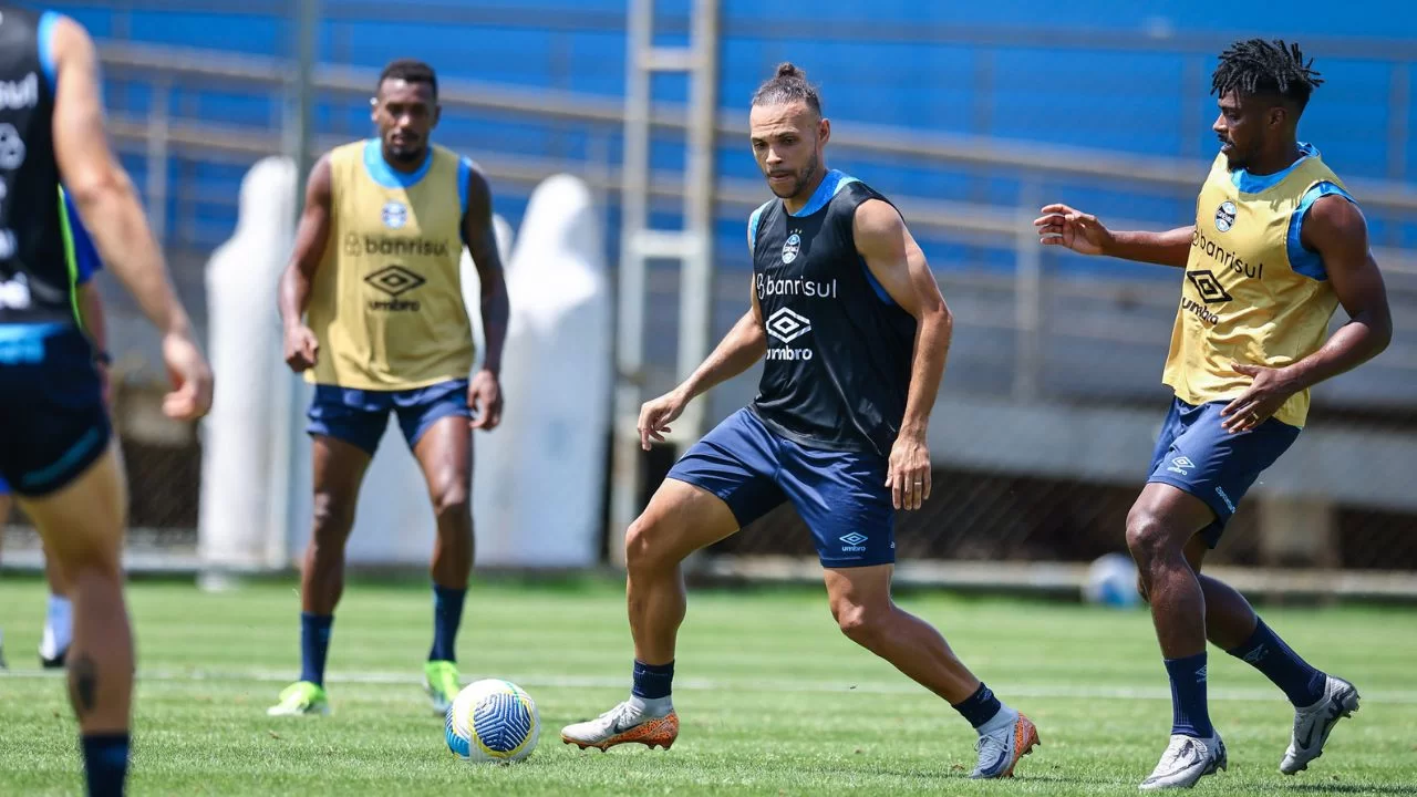 Martin Braithwaite em treino do Grẽmio (Foto: Reprodução/Lucas Uebel/Grêmio FBPA),