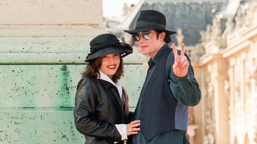 Lisa Marie Presley e Michael Jackson em Paris