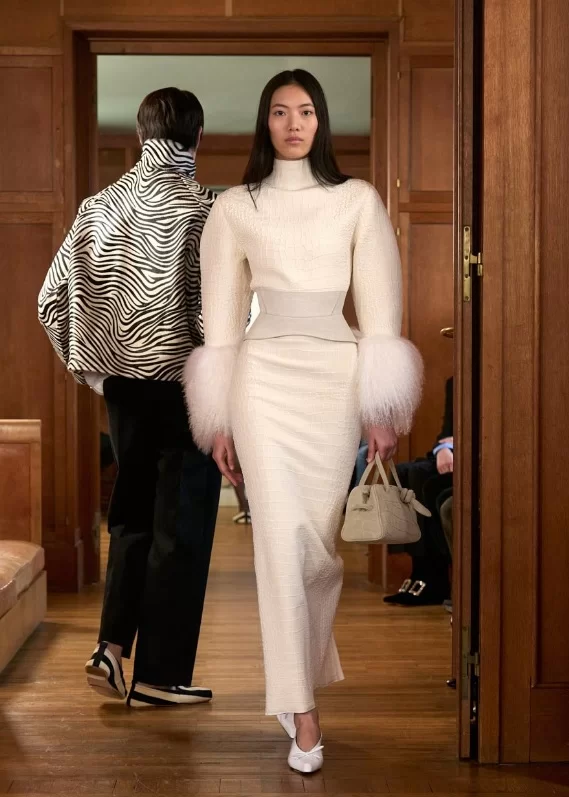 Jacquemus faz seu primeiro desfile de 2025 (Foto: reprodução/Instagram/@jacquemus) Lorena Bueri