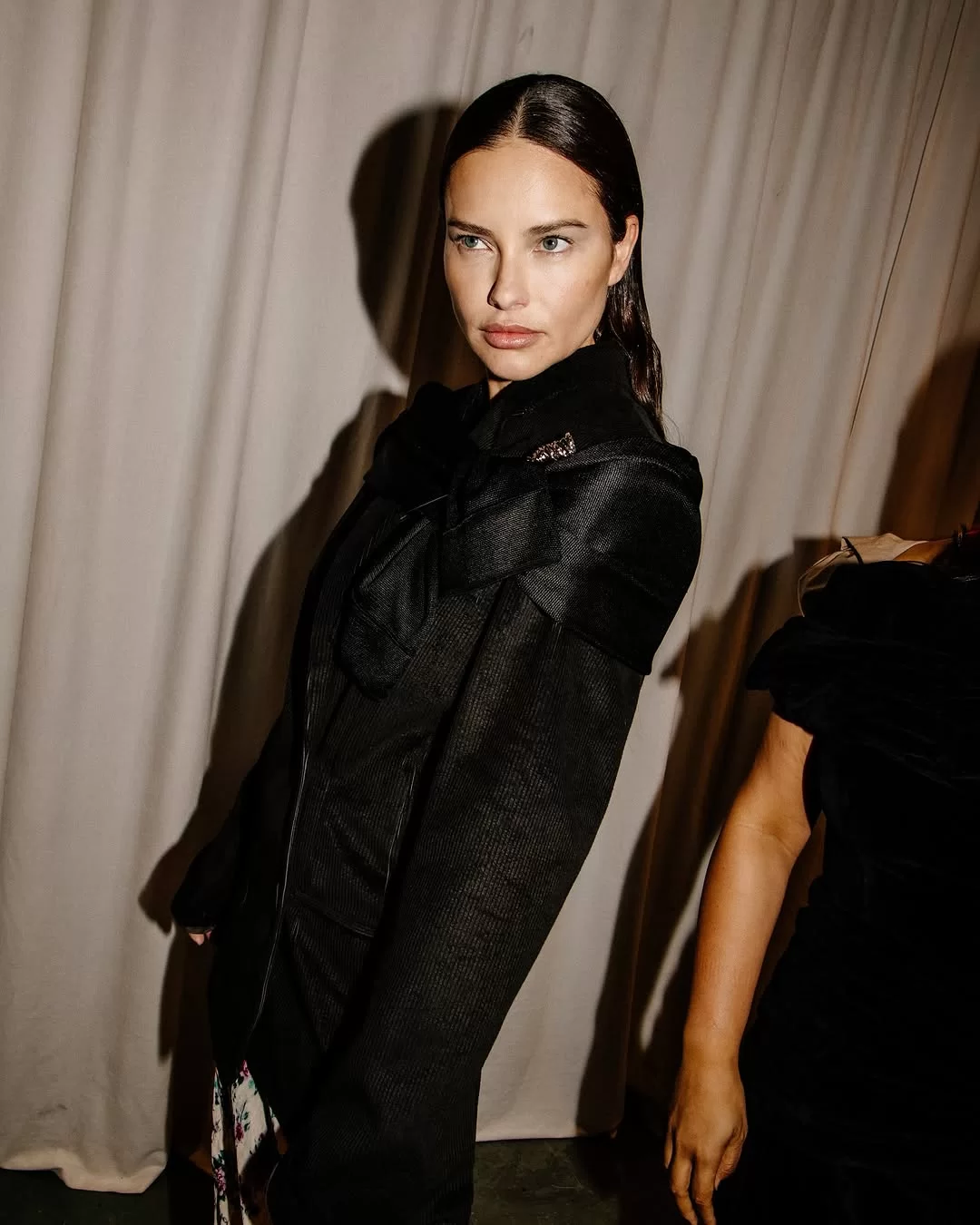 Adriana Lima no desfile da Tory Burch na Semana de Moda de Nova York (Foto: reprodução/Instagram/@toryburch) Lorena Bueri