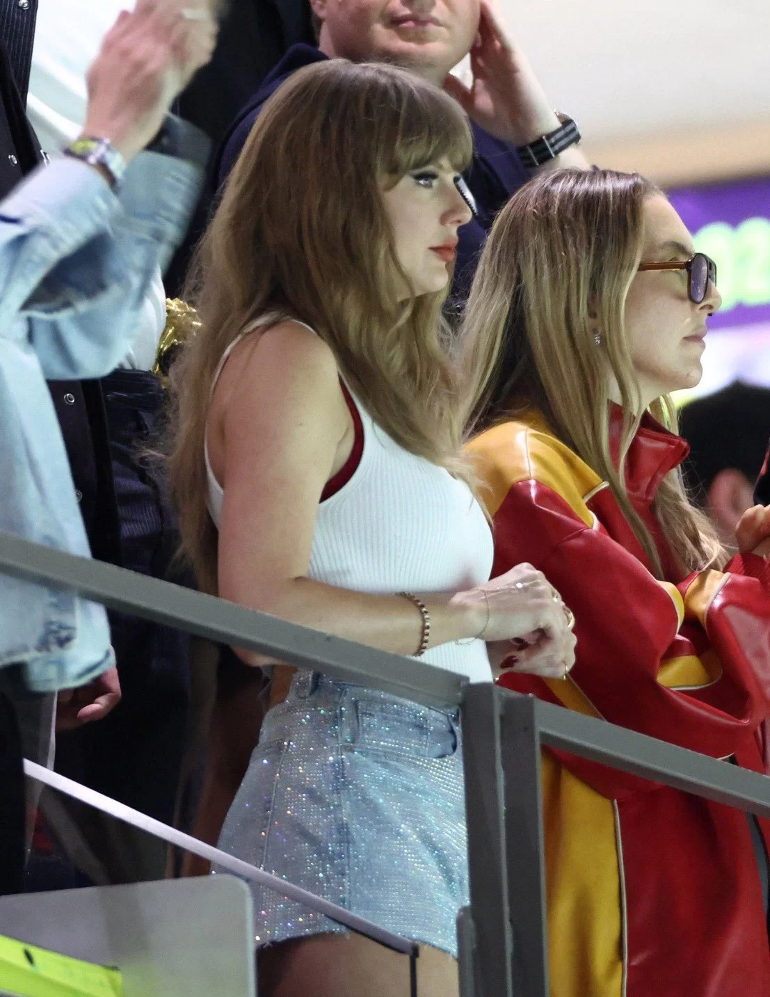 Taylor Swift assiste ao jogo Chiefs x Eagles durante o Super Bowl (Foto: reprodução/X/@taylorswiftbr) Lorena Bueri