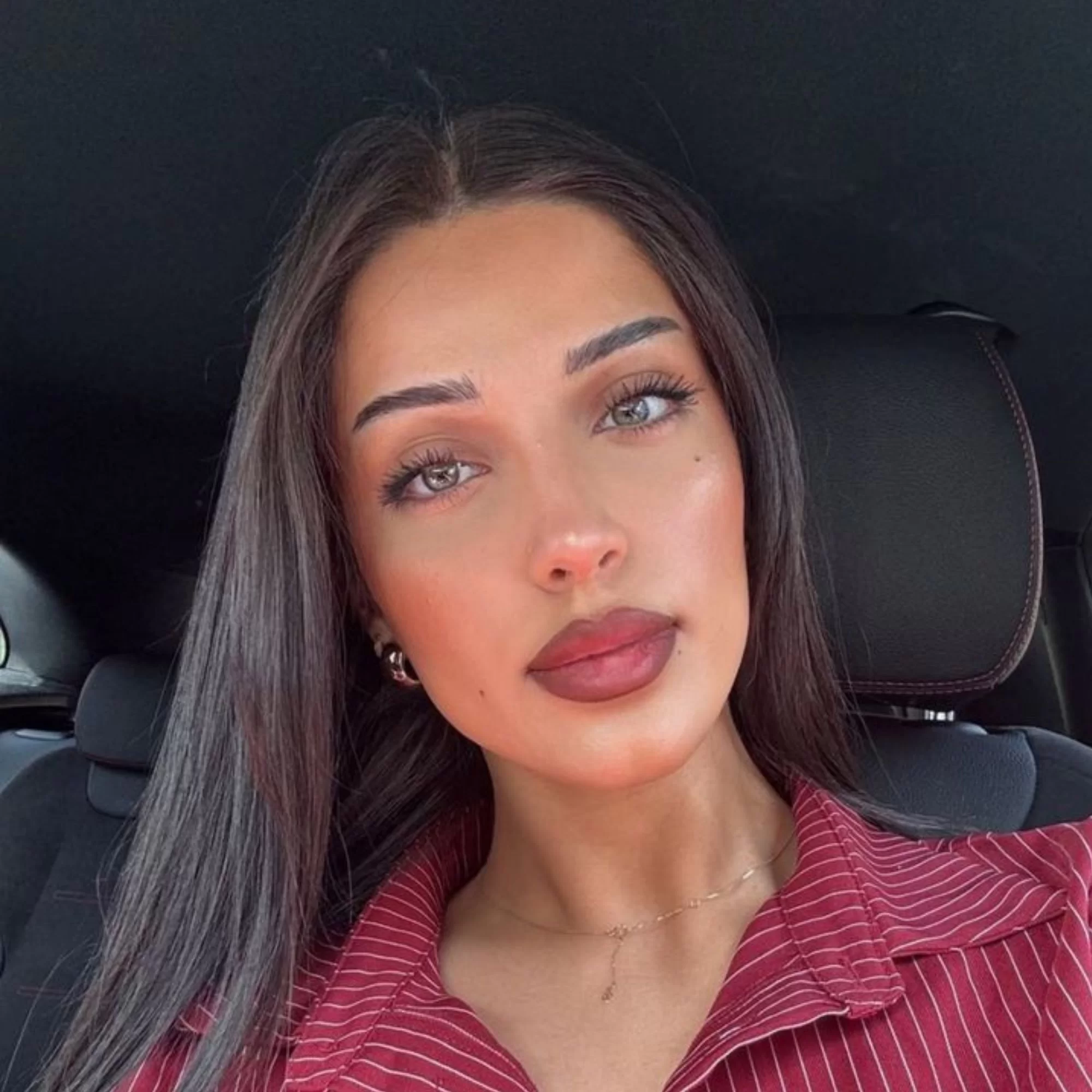 Tara usando um lip combo (Foto: reprodução/Instagram/@tarabarzz) Lorena Bueri