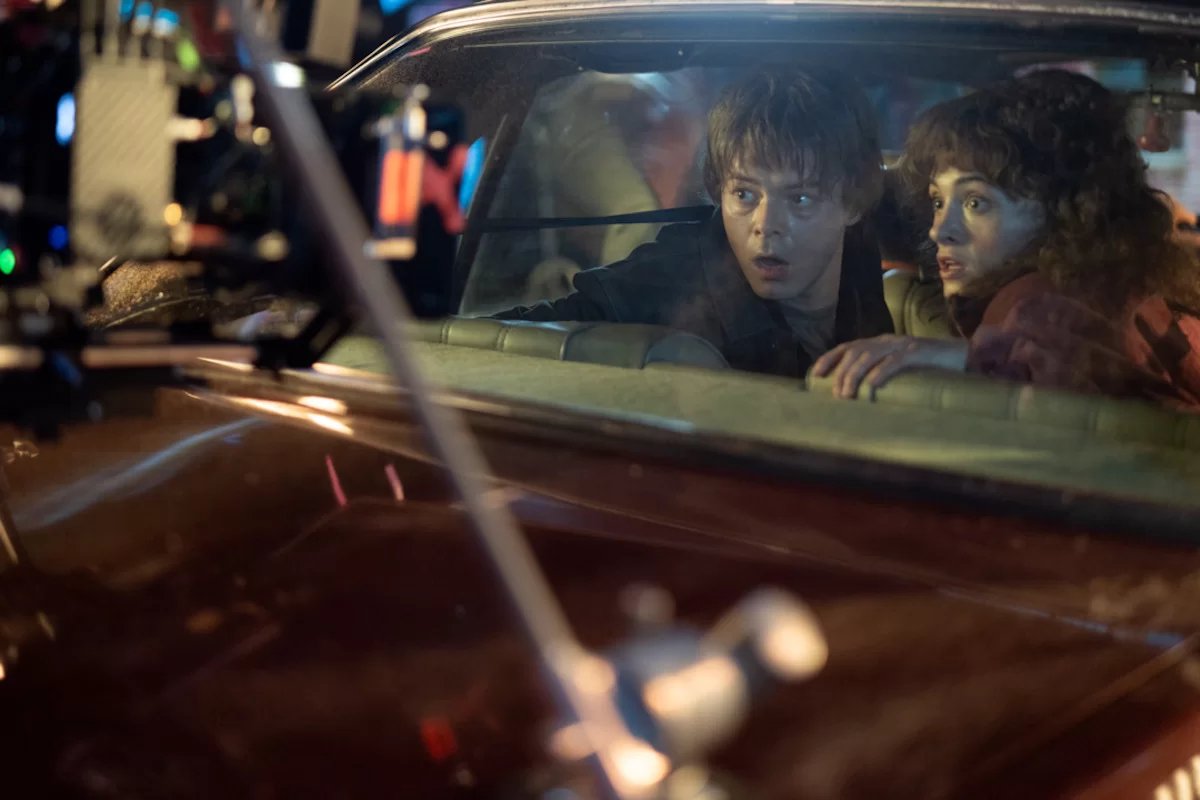 Natalia Dyer e Charlie Heaton como Nancy e Jonathan(Foto: reprodução/Clay Enos/Netflix) Lorena Bueri