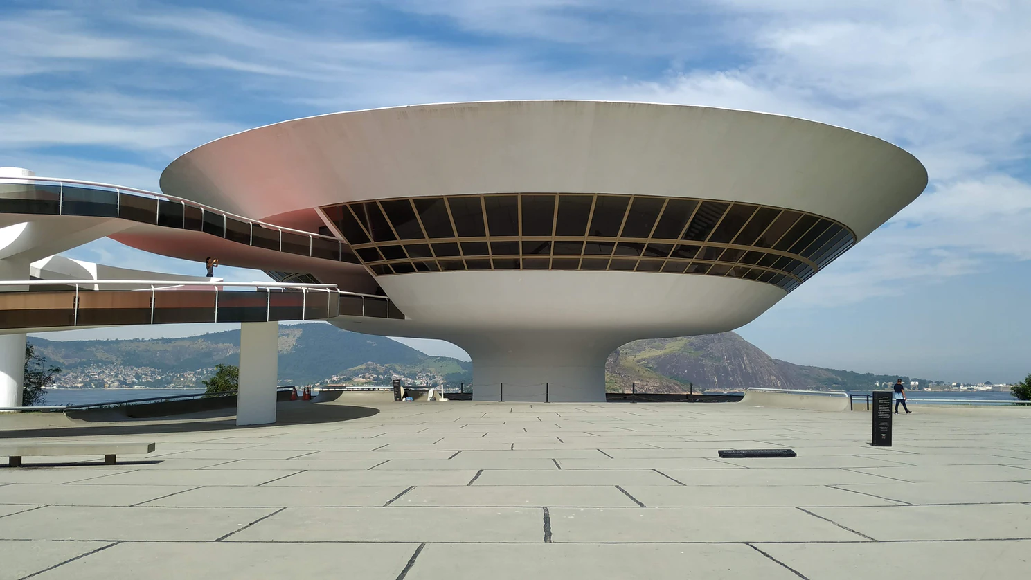 óscar Niemeyer, museu de arte contemporânea, Niemeyer 