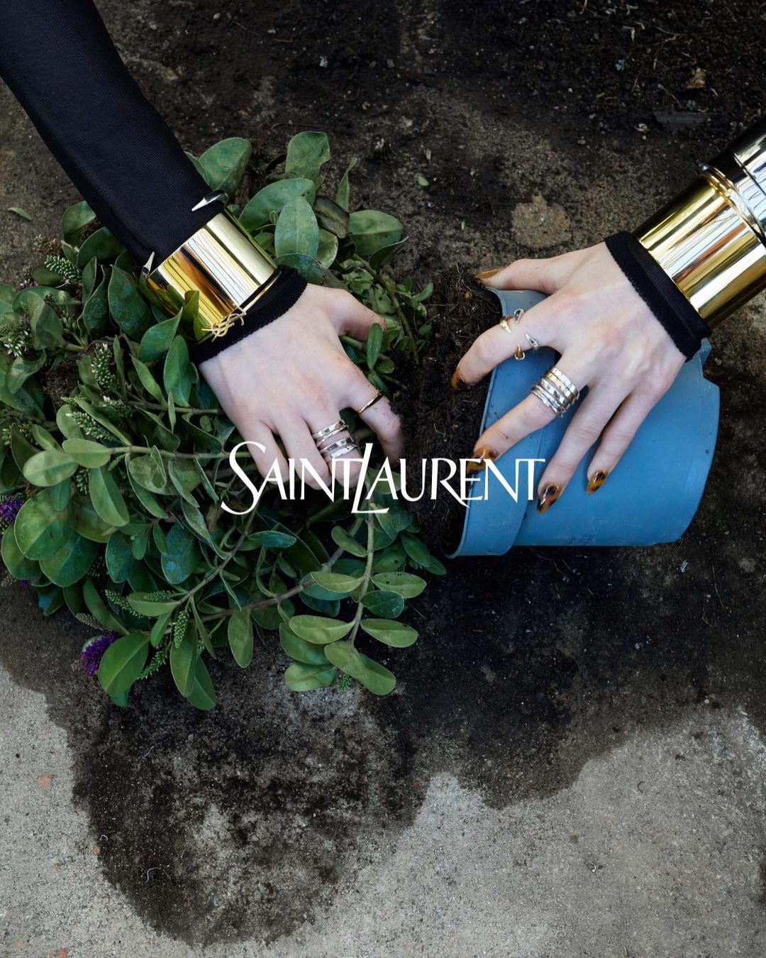 Coleção de joias da Yves Saint Laurent
