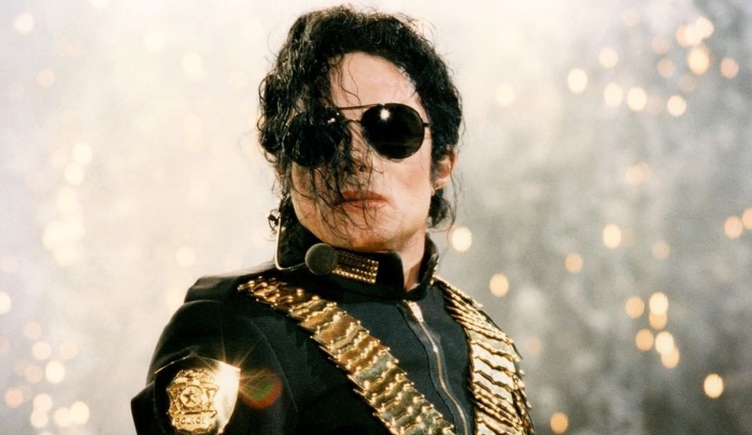 Michael Jackson teve cérebro retirado para estudos Lorena Bueri