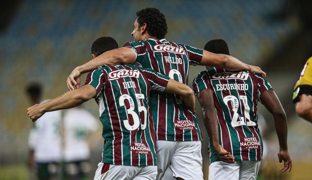 Fluminense volta a vencer com gols de Fred e Luiz Henrique Lorena Bueri