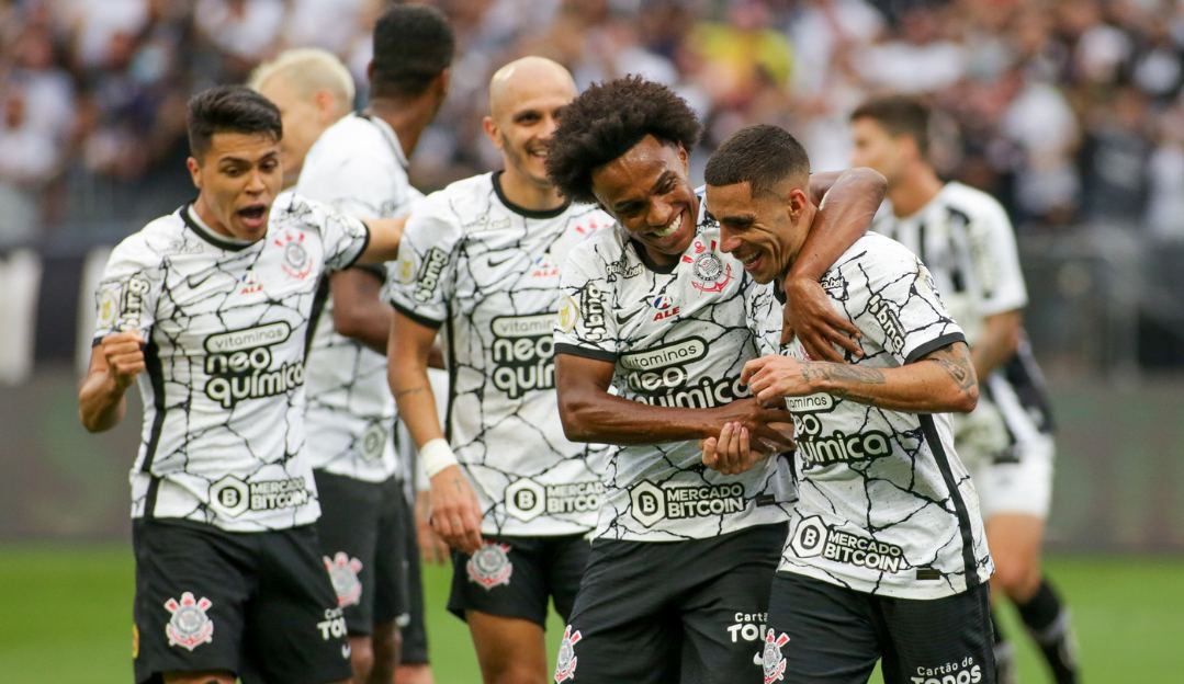 Corinthians vence o Santos e entra no G-4 
