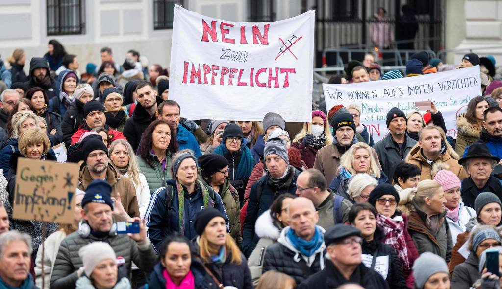 Austríacos vão as ruas para protestar contra o método lockdown Lorena Bueri