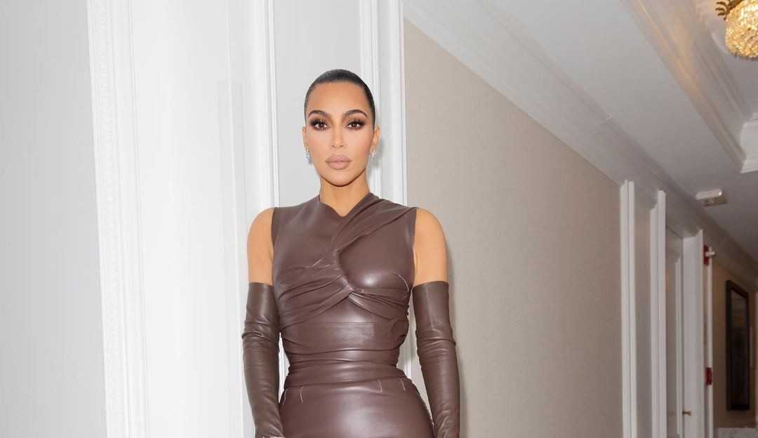 Kim Kardashian usa as redes sociais para lamentar morte de Virgil Abloh Lorena Bueri