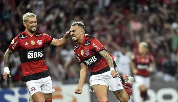 Apoiando até o final: Flamengo vence Ceará diante da sua torcida Lorena Bueri