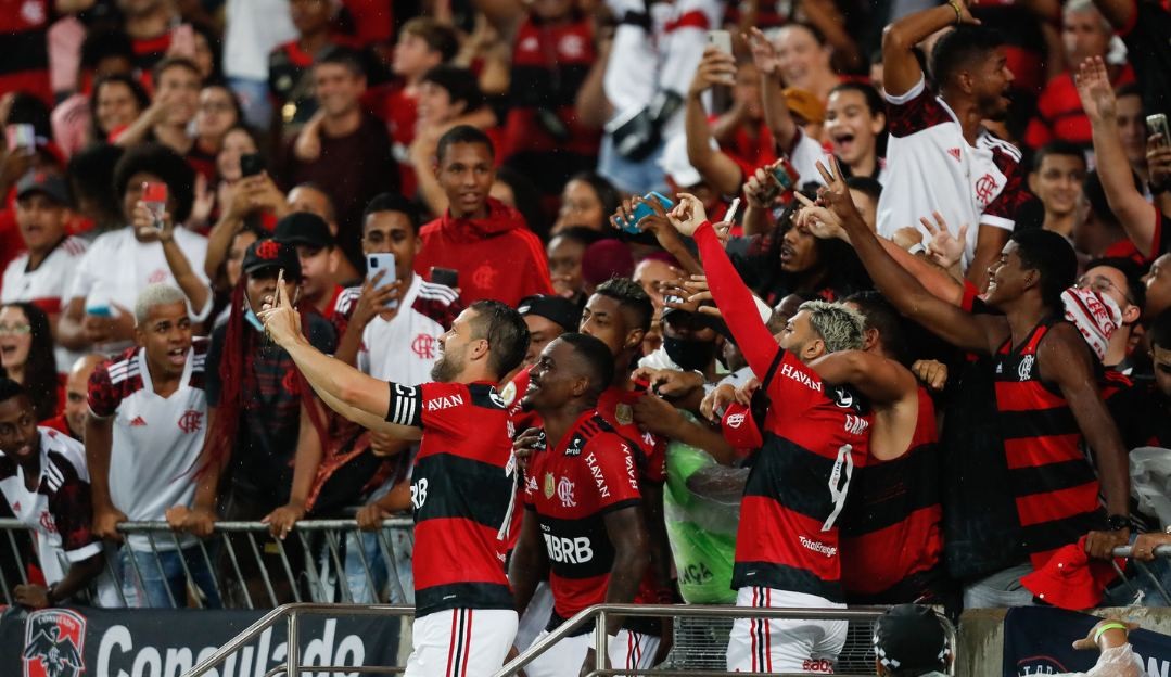 Apoio e cobrança: A reação da torcida do Flamengo após a Libertadores Lorena Bueri
