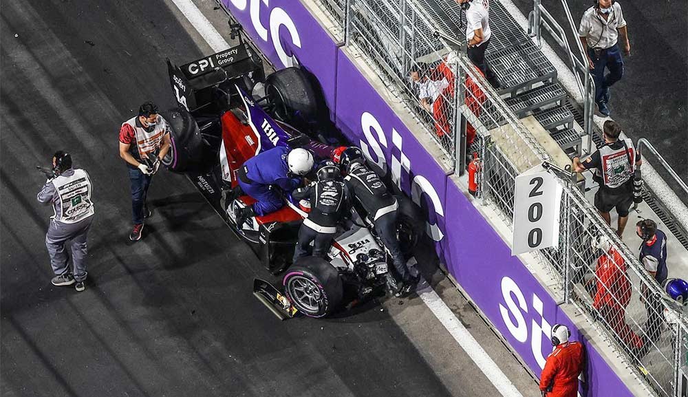 Enzo Fittipaldi sofre acidente na largada do Grande Prêmio da Arábia Saudita de Fórmula 2 
