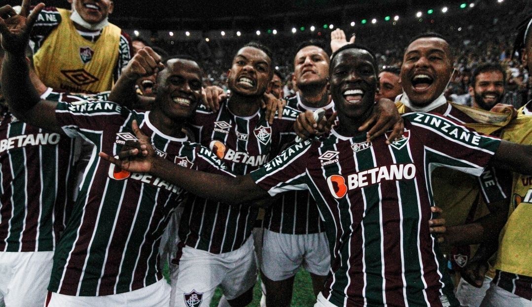 GARRA E RAÇA: Fluminense vence a Chapecoense e se classifica na pré-Libertadores Lorena Bueri