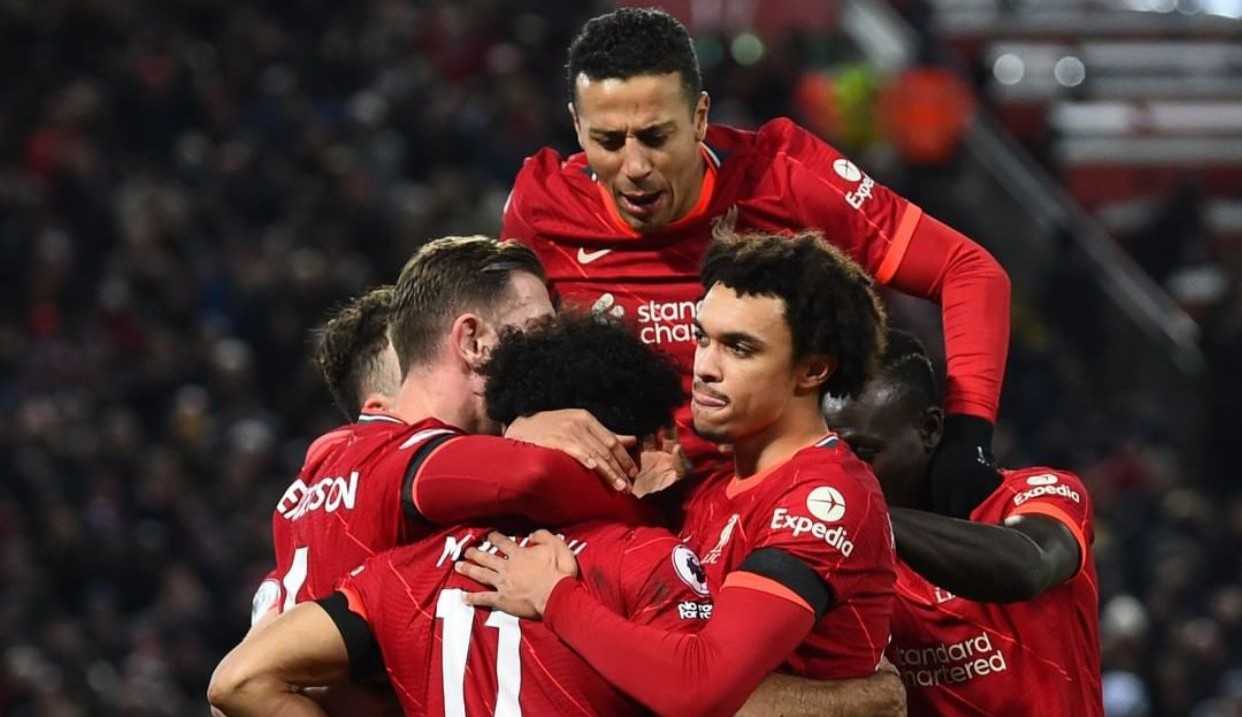 Liverpool vence por 1 a 0 o Anton Villa e continua na briga  pela primeira posição do Campeonato Inglês Lorena Bueri