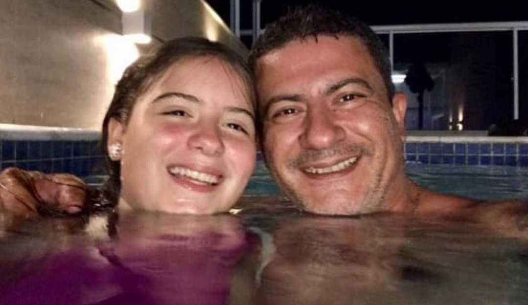 Filha de Tom Veiga faz cerimônia pelos sete dias da morte do pai