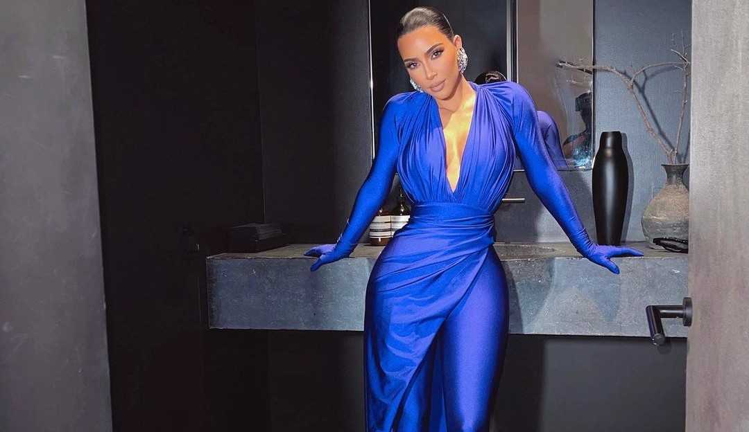 Kim Kardashian finalmente recebe aprovação em exame de advogados Lorena Bueri