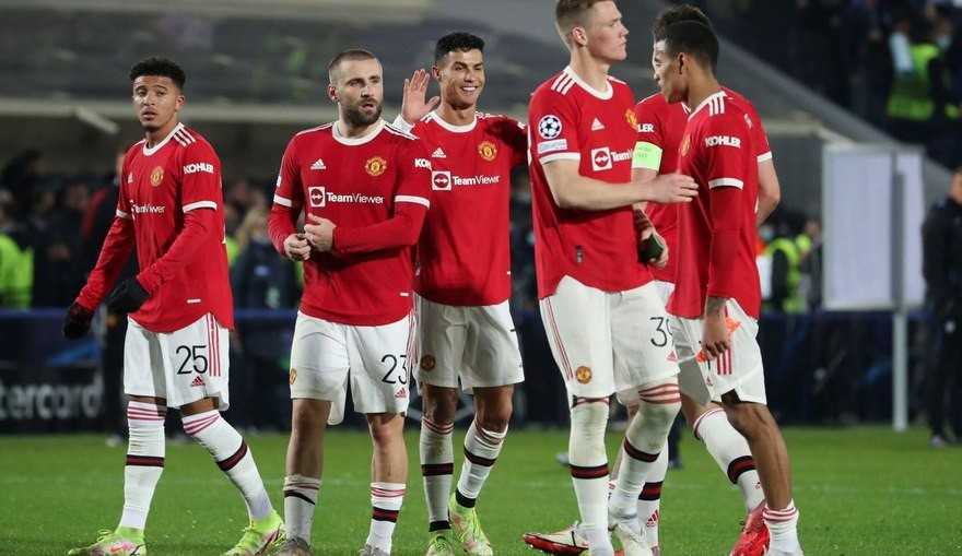 Manchester United tem partida adiada após surto de Covid no clube