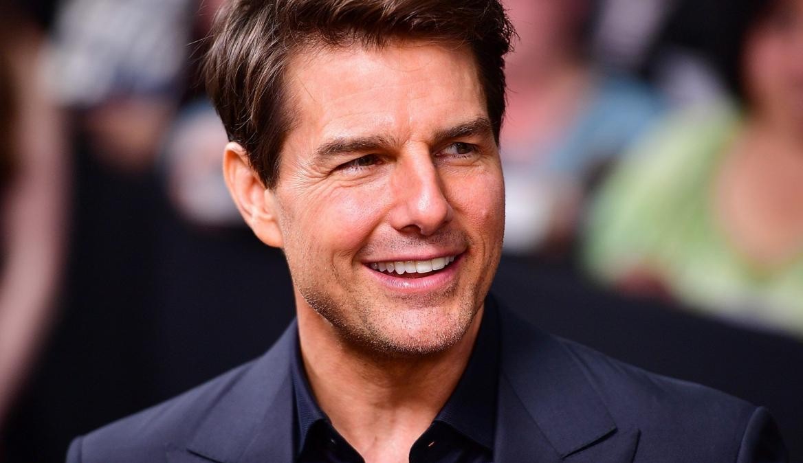 Tom Cruise enviou 300 bolos por jato particular para equipe de Missão Impossível