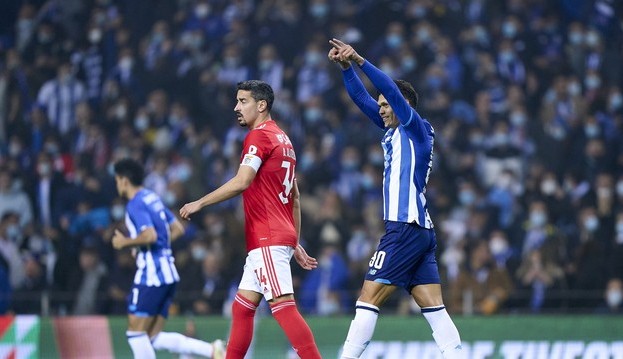 Benfica perde para Porto por 3 a 0 e está eliminado da taça de Portugal