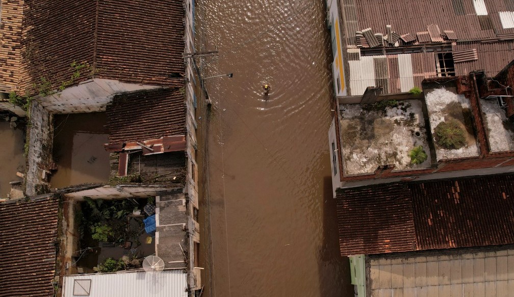 Sobe para 21 o número de mortos pela chuva na Bahia