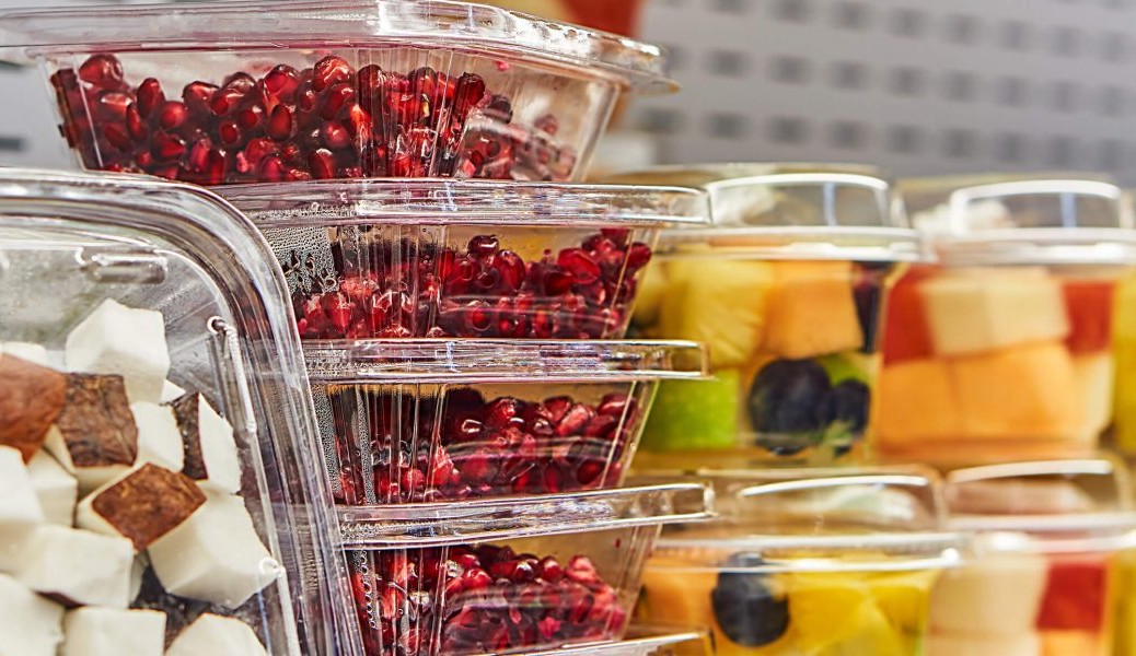 Lei anti-resíduos faz a França proibir embalagens plásticas em frutas e legumes Lorena Bueri