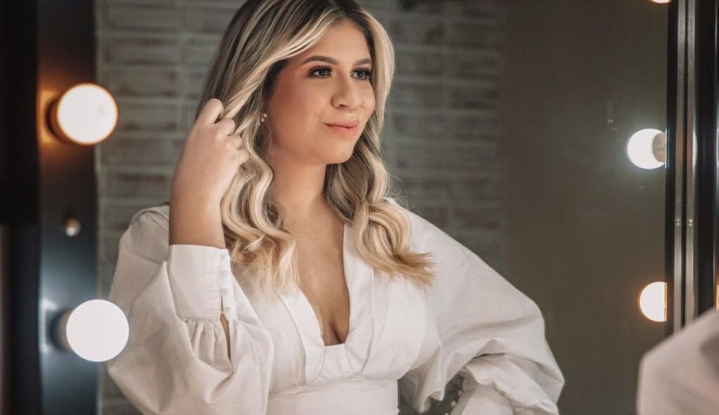 Amigos de Marília Mendonça ainda sofrem com a morte da cantora  Lorena Bueri