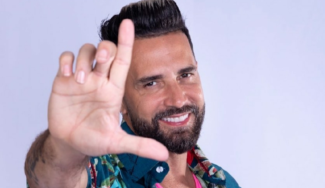 Novidade! Latino grava vídeo clipe de música com Dennis DJ