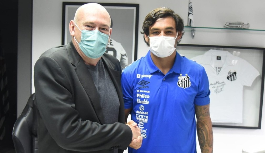 Santos anuncia a contratação de Ricardo Goulart
