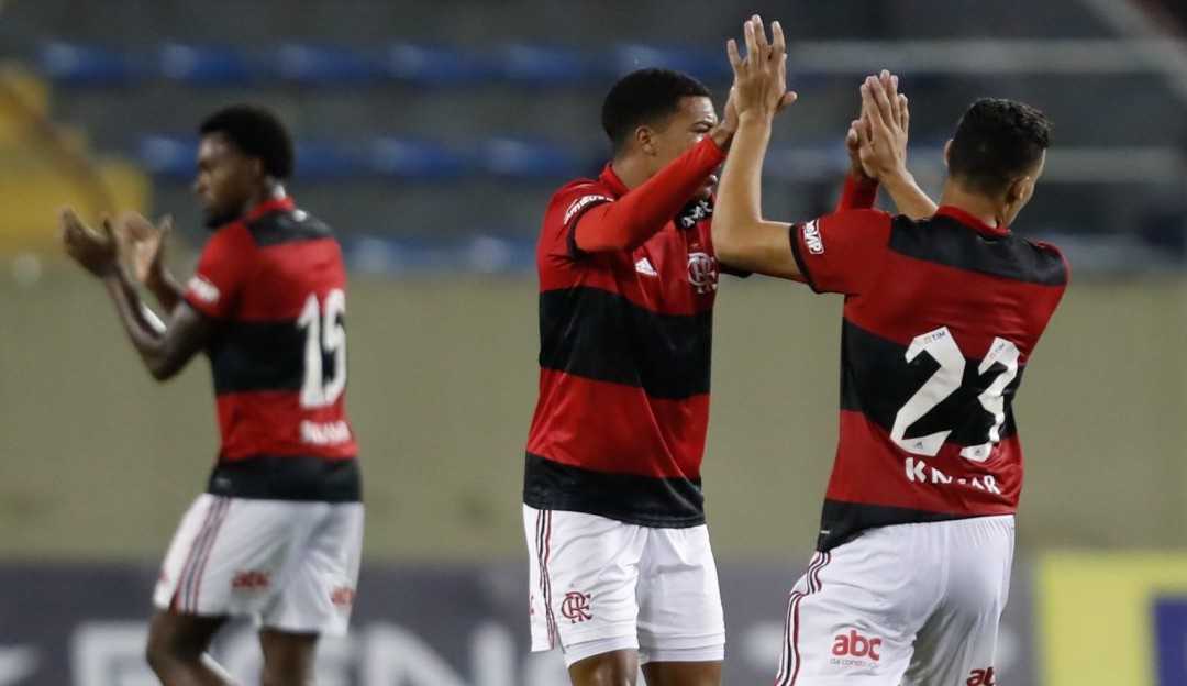 Flamengo empata com o Oeste em 3 a 3 e se classifica em primeiro no seu grupo na Copa SP