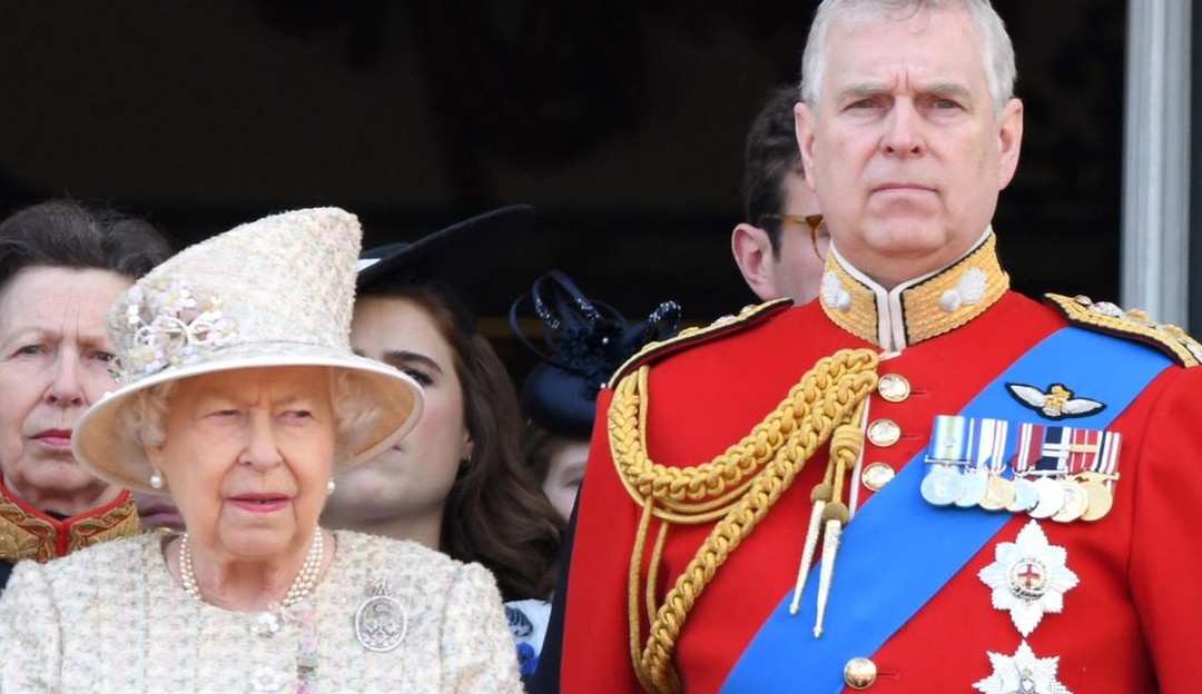 Príncipe Andrew perde seus títulos militares e poderá ser julgado pela acusação de crime sexual Lorena Bueri