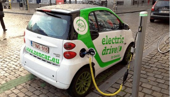 Principais marcas aumentam pontos de recarga de carros elétricos no Brasil