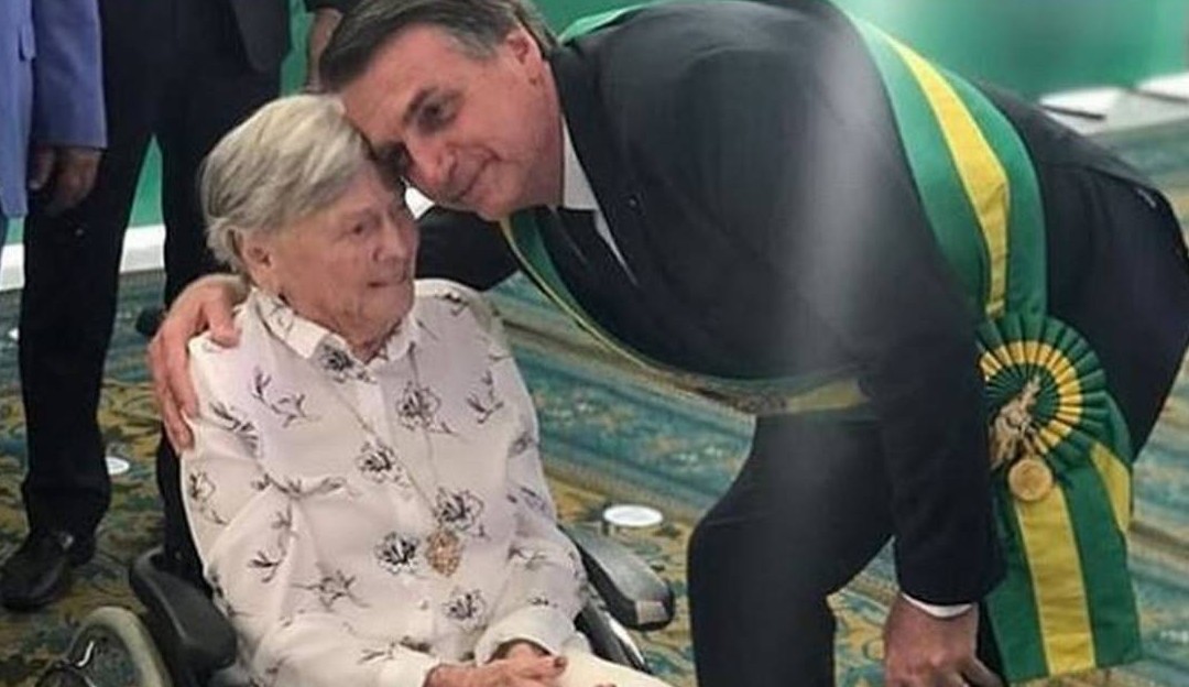 Mãe do presidente Bolsonaro morre aos 94 anos