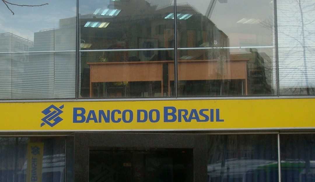 Banco do Brasil usa liminar para voltar com o trabalho presencial Lorena Bueri