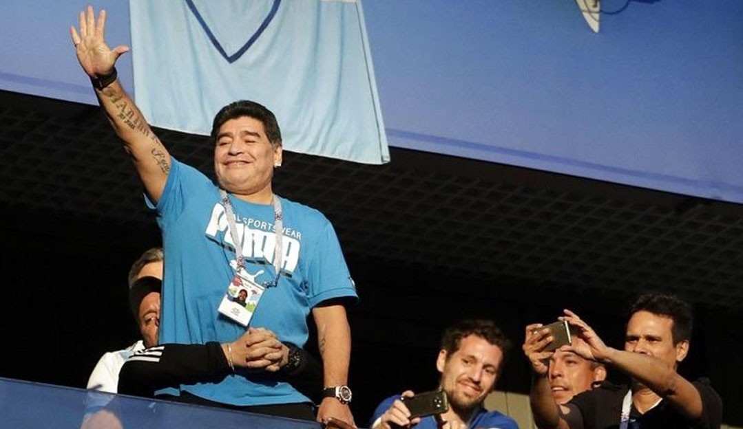 Maradona: a bola, o povo e sua intensa passagem na terra