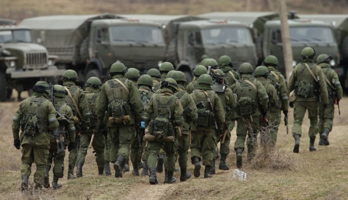 Rússia movimenta militares para fronteiras