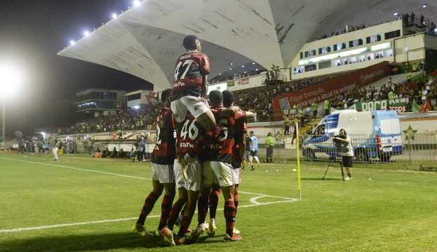 Com Paulo Sousa assistindo, Flamengo vence na estreia do Carioca Lorena Bueri