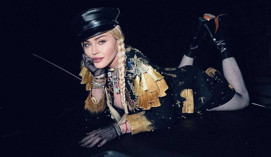 Fãs de Madonna rasgam elogios após cantora postar fotos sensuais na web Lorena Bueri