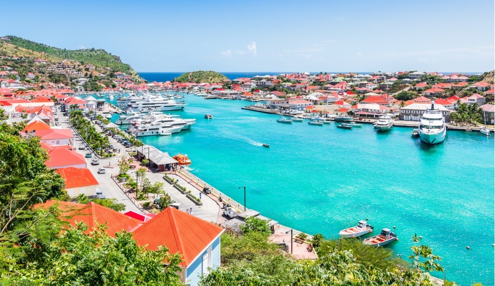 Conheça St. Barth, ilha luxuosa no caribe Lorena Bueri
