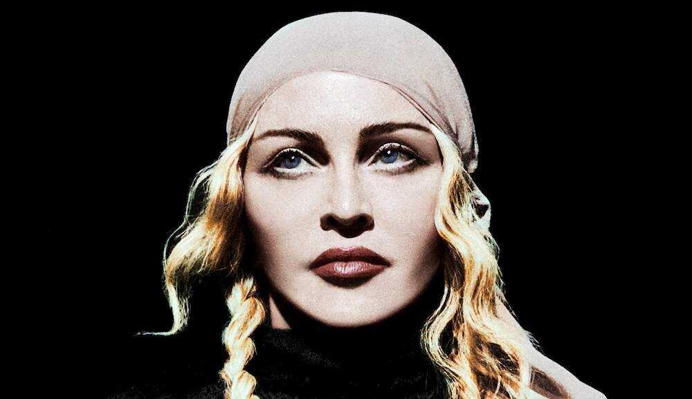 Madonna posta foto com roteiro e sugere possível filme autobiográfico