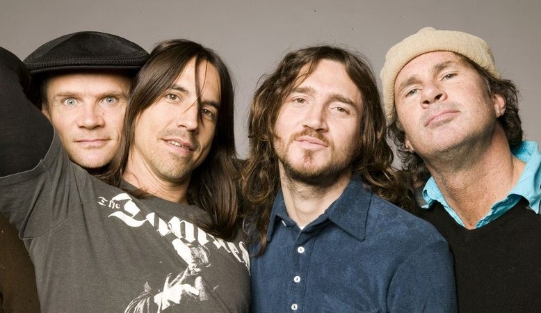 ‘Red Hot Chili Peppers’ lança o primeiro clipe em cinco anos com o retorno do guitarrista John Frusciante