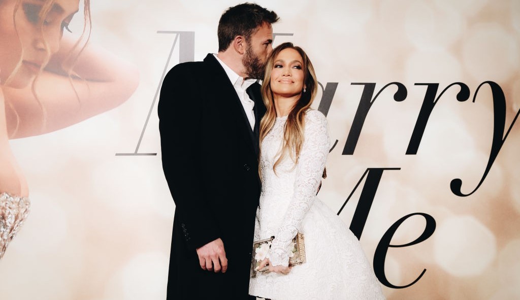 Jennifer Lopez revela motivo do término de seu noivado com Ben Affleck em 2004
