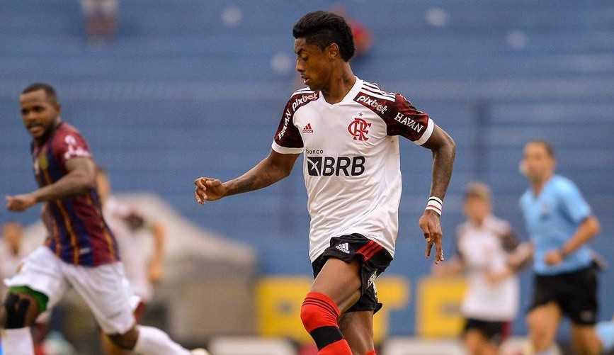 Bruno Henrique volta a atuar pelo Flamengo e mira final da Supercopa